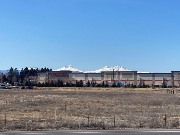 2036 NW Canal Blvd, Redmond, OR 97756